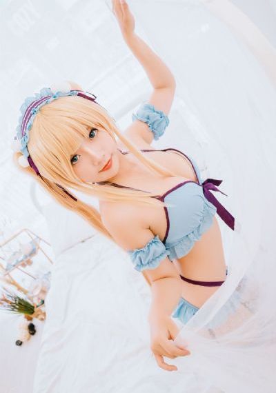 丰满双乳秘书被老板狂揉捏hd